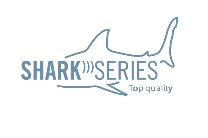 Shark úszó adagoló